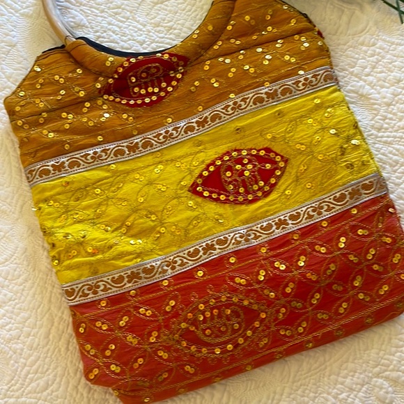 PURSE / TOTE Sequins & Embroidery, Zip Top,  Excellent Cond. - Picture 7 of 7